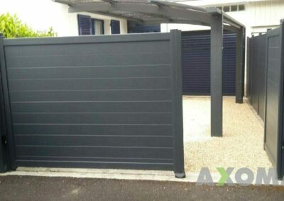 Installation portail battant ANAE poteau aluminium KOSTUM La Baule-Escoublac par votre artisan du 44
