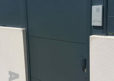Portillon KLAVEL aluminium fabriqué sur mesure et posé à Guérande