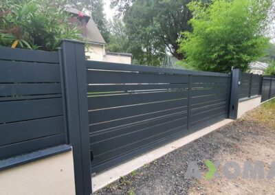 Portail coulissant et clôture sur muret SPAS aluminium Sainte-Pazanne