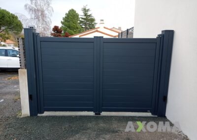 Portail 2 battant ANAE aluminium fabriqué sur mesure et posé à Saint-Brevin-les-Pins