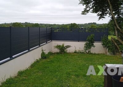 Pose clôture aluminium BRIZ avec panneau décoratif modèle LEIEN à La Chapelle-sur-Erdre 44