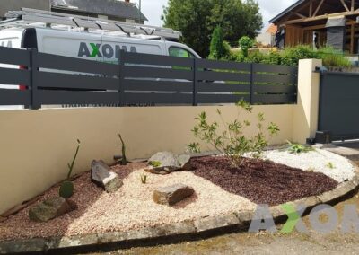 Clôture aluminium moderne MAEZ KOSTUM installée à Vigneux-de-Bretagne en Loire-Atlantique 44