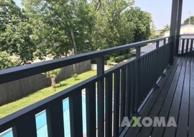 Installation garde corps pour balcon/terrasse aluminium GUEZY KOSTUM chez un particulier à Orvault 44