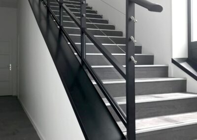 Rampe d'escalier aluminium VONA avec main courante posée à Pornic Loire-Atlantique 44