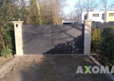 Portail 2 vantaux ESUS fabriqué sur mesure et posé à Montoir-de-Bretagne