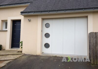 Porte de garage coulissante Hublots Ronds inox Sautron 44